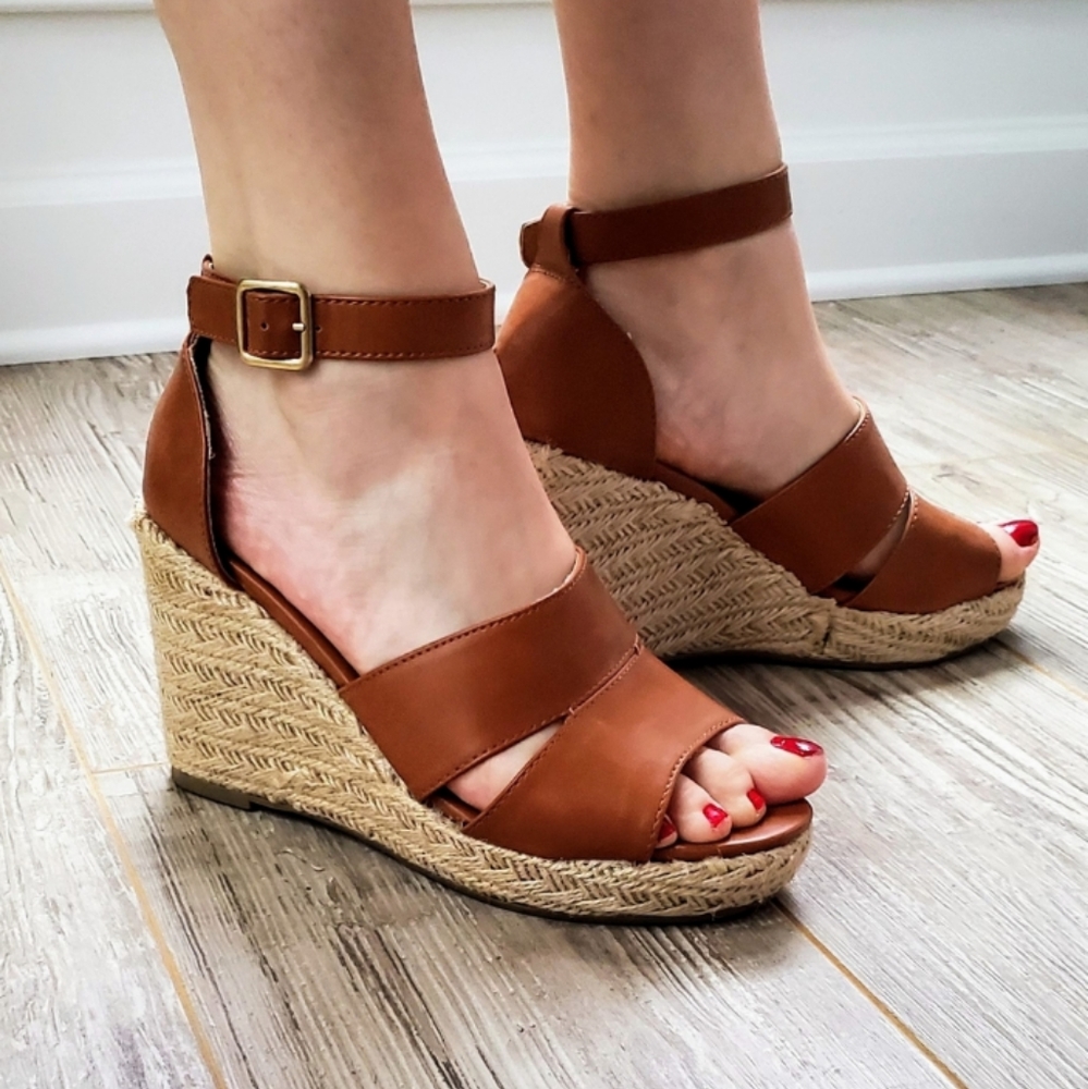 - Time & True Tan Espadrille Wedge Sandals EUC - Picture 1 of 15